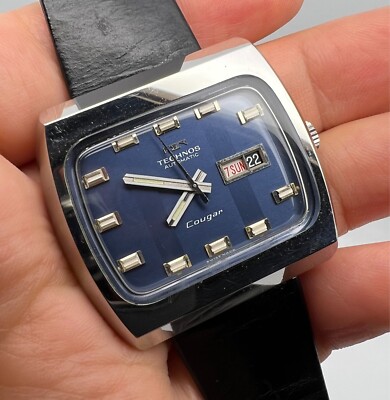 RARE VINTAGE TECHNOS COUGAR MENS AUTOMATIC WATCH TV STYLE