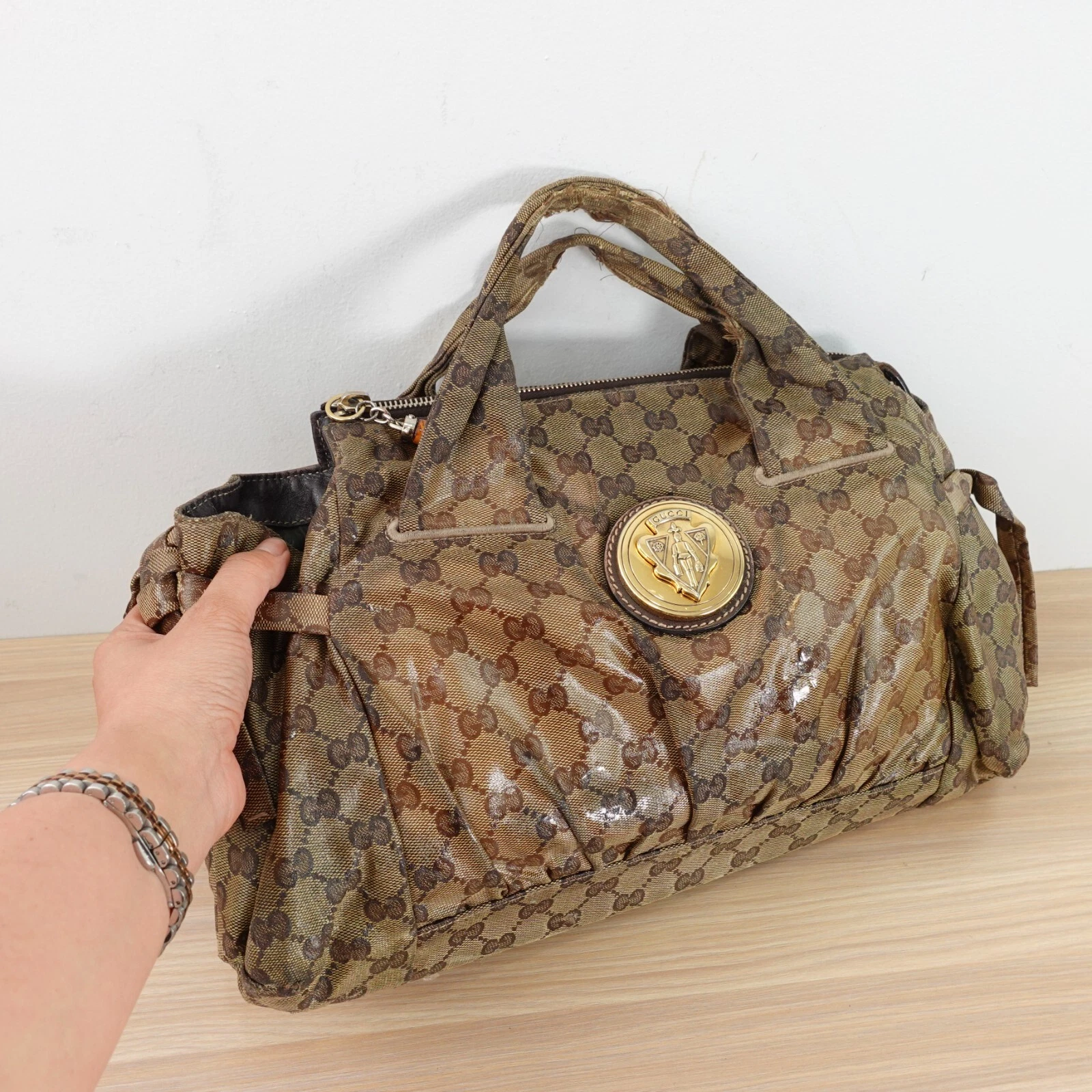Sac toile vintage années 50 Gucci logo GG beige écusson hystérie poignée supérieure DEFECTUEUX