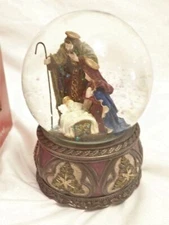 Vintage 2008 Macy’s Holiday Lane Musical Waterglobe HARK THE HERALD ANGELS SING