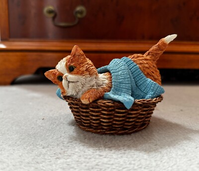 Goebel Katze im Korb Figur kostbare Pfotenabdrücke vom Himmel Figur