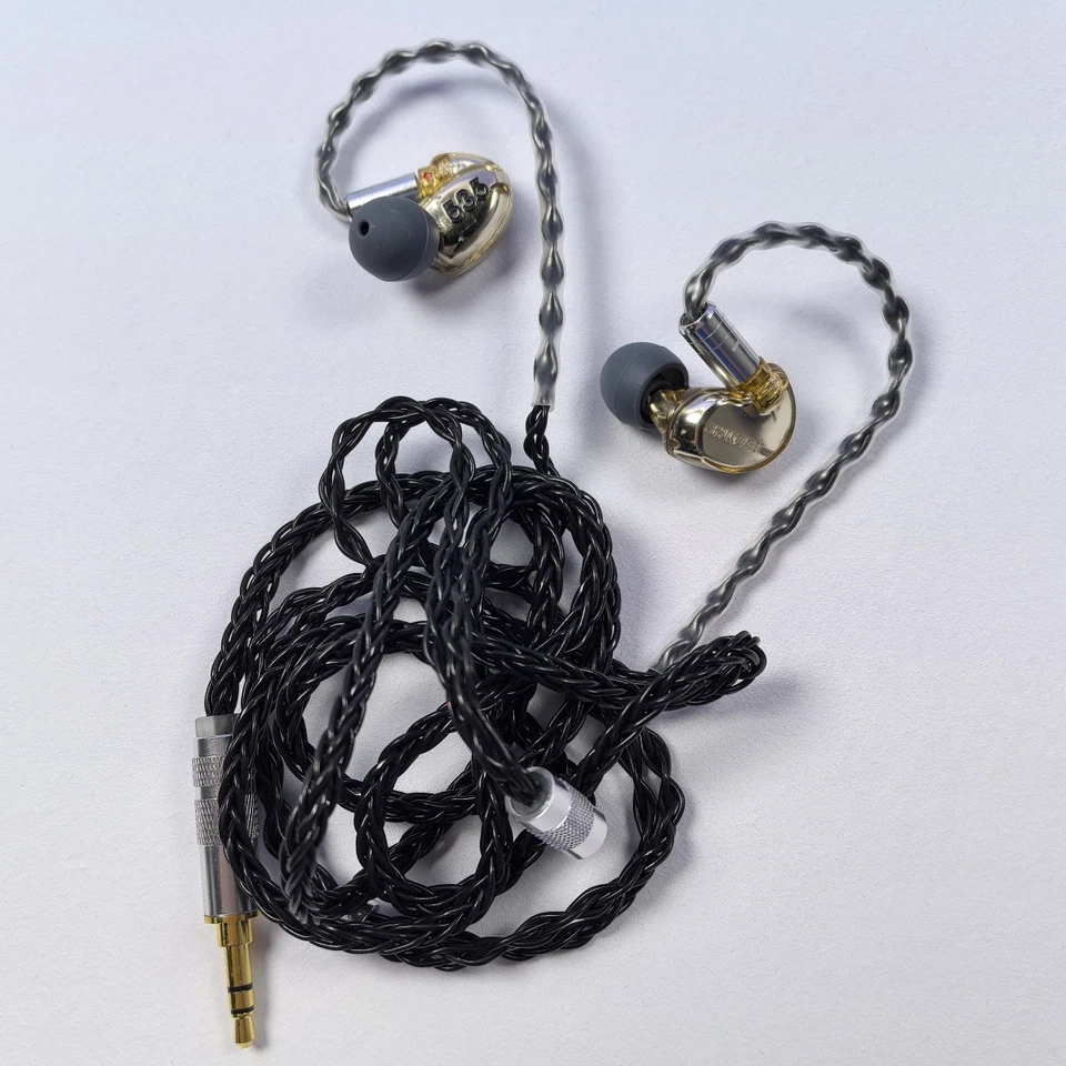 Shure SE535 Professional Sound Isolating Earphones Wired In-Ear Headphones Gold - Image 3 of 4
