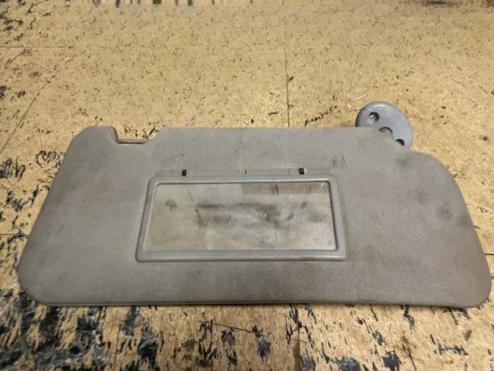 2005-2009 Chevrolet Equinox Right Passenger Side Sun Visor Assembly Oem Gray - Image 2 of 4