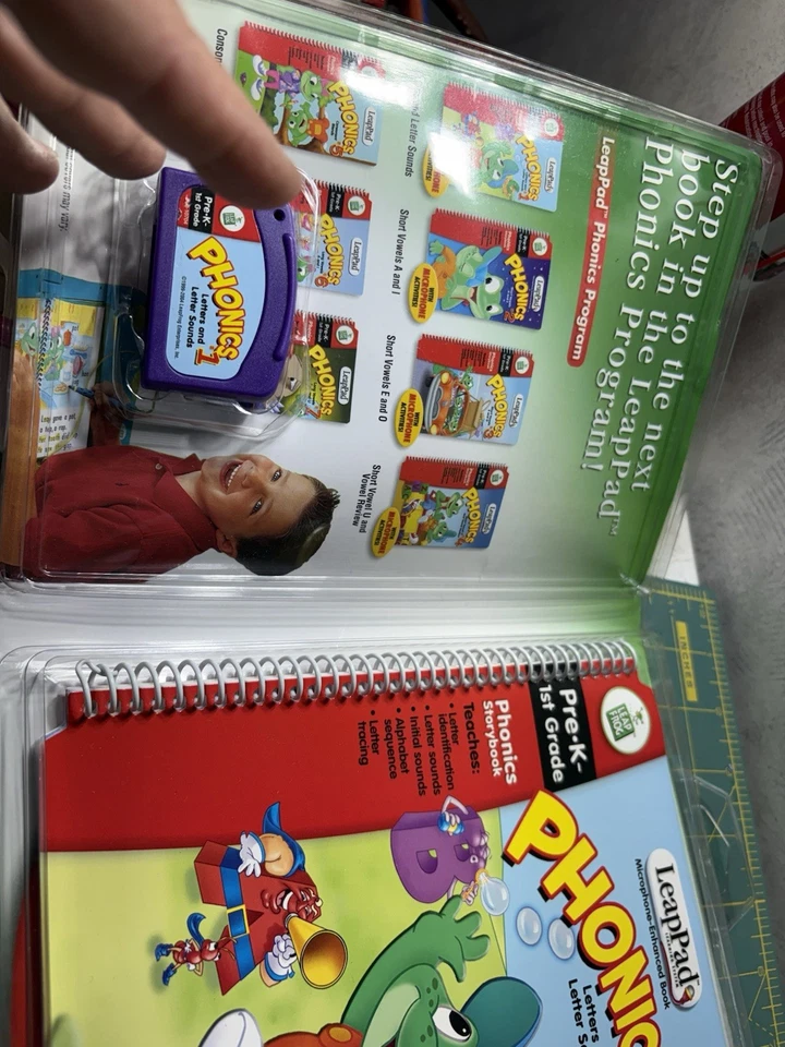 leap frog fridge phonics, thomas the train, madagascar - Image 3 of 4