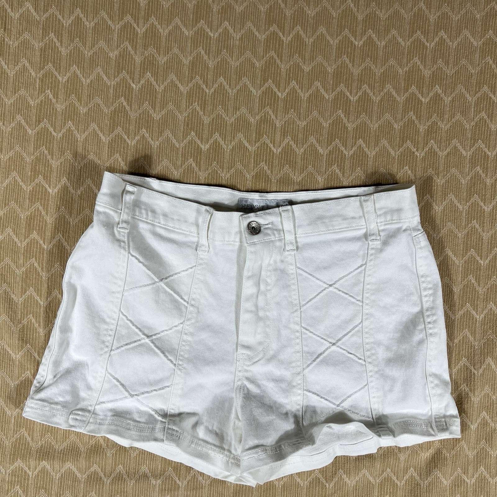 Revolt Jean Co White Shorts Pattern Womens 16 1/2 y2k style 16.5 X accents ramie