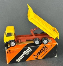 LBS ELIGOR BERLIET GR 230 6x4 BENNE MARREL YELLOW PLASTIC VERSION 1976 + BOX