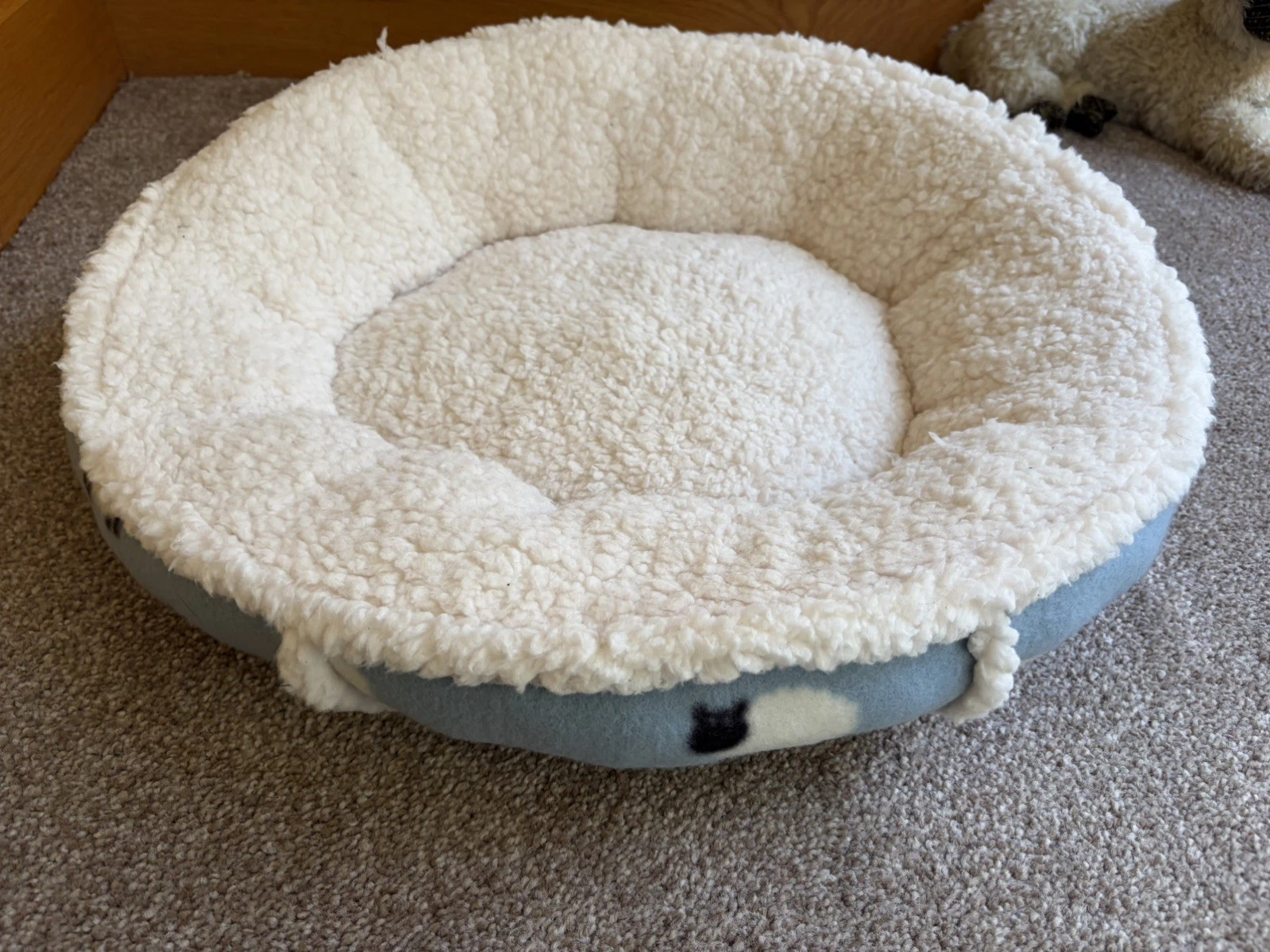 Zoon Pet Products Collection - Dog & Cat Beds and Blankets