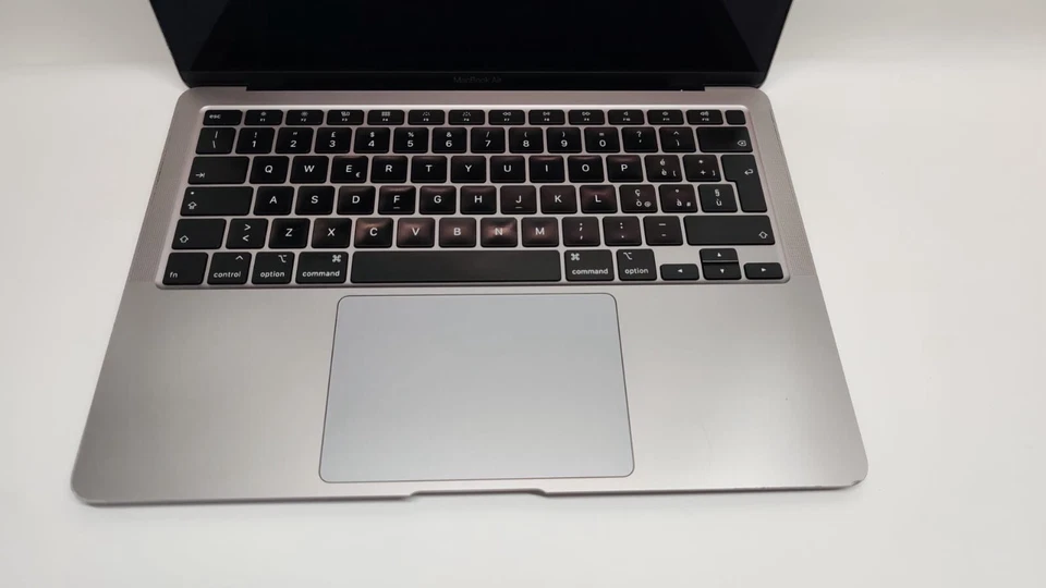 APPLE MACBOOK AIR 2020 RETINA 13,3" INTEL CORE i5-1030NG7 8GB RAM 512GB SSD - Immagine 3 di 4