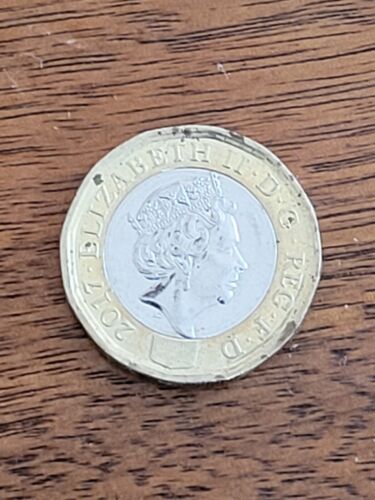 Moneda de 1 libra Gran Bretaña, 2017. KM# 1378, bimetálico. Reina Isabel II. - Imagen 1 de 4