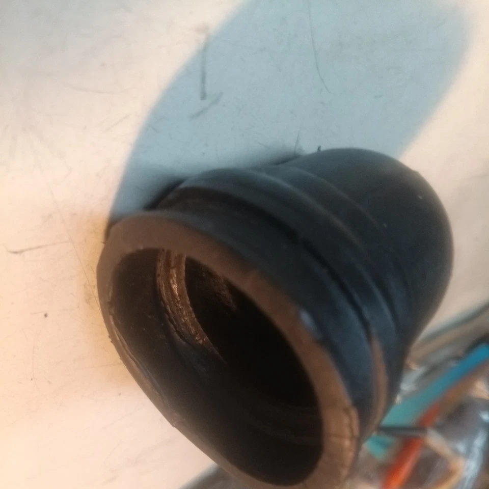 JAGUAR XJ12 XJ6 SERIE 3 XJS CÁRTER RESPIRADOR TAPA GOMA POSTE RÁPIDO C44386 Foto 3 de 4