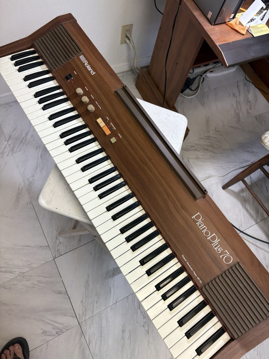 鍵盤楽器 Roland HP-70 Piano Plus 70 Roland Piano Plus 70 - Roland Electronic Piano HP-70 - YouTube