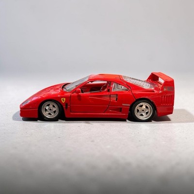 Burago 1987 Ferrari F40 red 1:18 scale diecast model Italy loose read