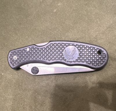 Outdoor Edge Swindler Lockback Pocketknife, Serrated Sheepsfoot, Black Clip