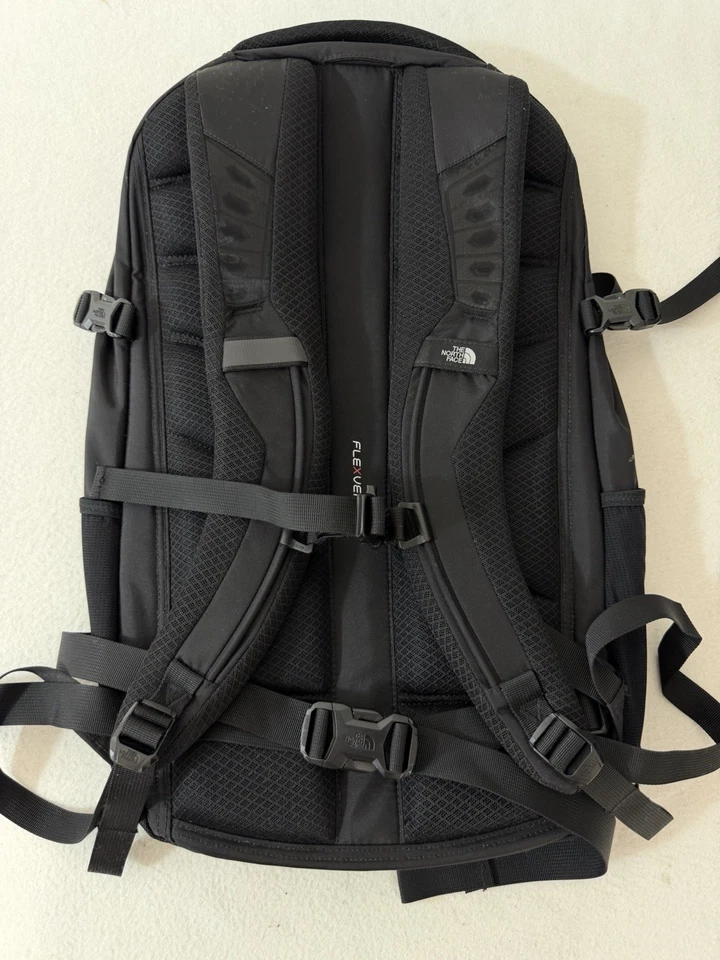 Mochila THE NORTH FACE Fall Line Negra Logo de la Compañía Amazon Foto 2 de 4