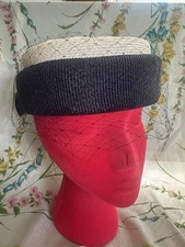 Vintage 60s Cream Navy Woven Raffia Hat w/Netting Bow