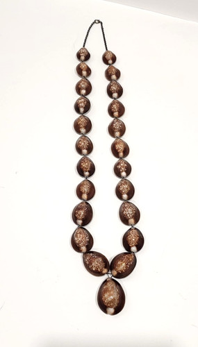 Vintage 1940s Shell Necklace Spotted Cowry Lei
