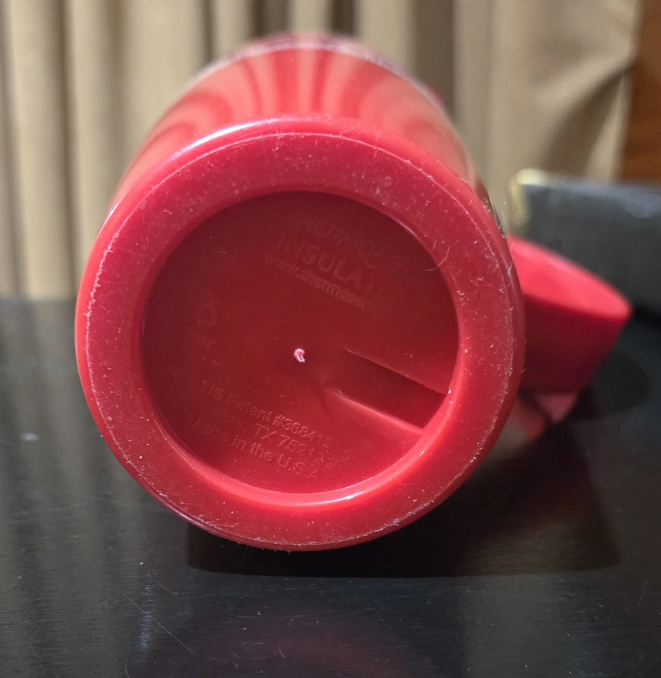 Taza de viaje Tim Hortons de plástico 20 oz 8" con tapa roja rara Foto 4 de 4