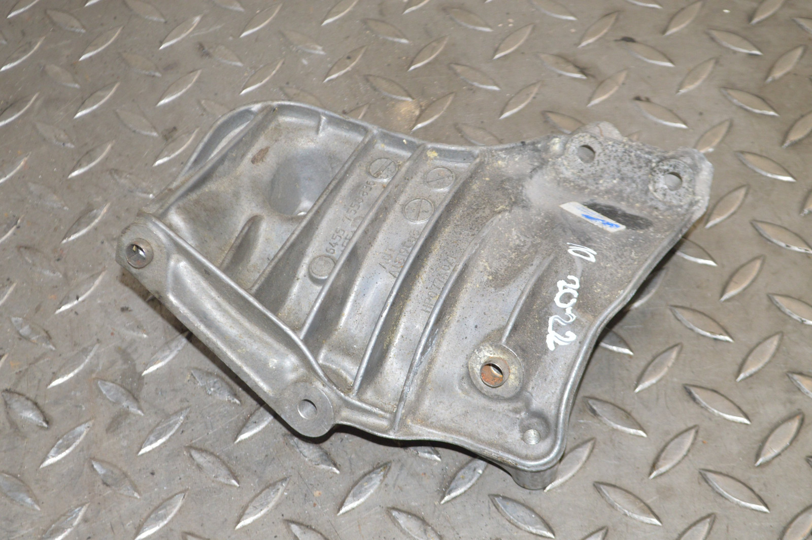 BMW 335i E92 A/C Compressor Bracket 7556836 2009 12287326 | eBay UK