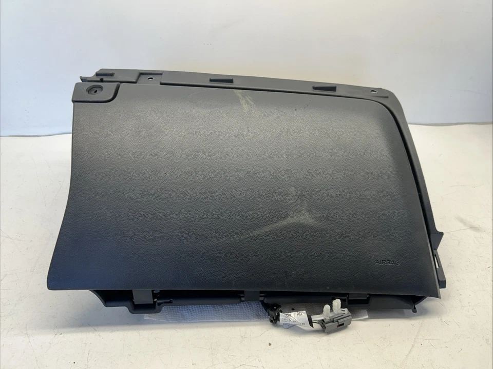 OEM TABLERO GUANTERA ALMACENAMIENTO PARA FORD MUSTANG FR3B-6306046-A 2015-2020 Foto 3 de 4