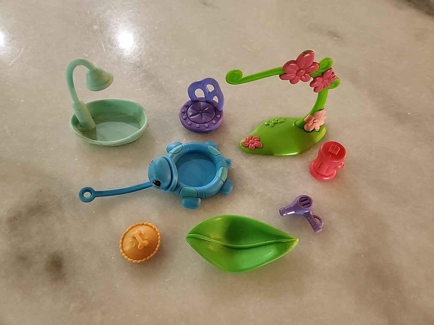 8/ LPS My Littlest Pet Shop Accessories w/Blue Turtle Pool, Chair, Shower, Pie