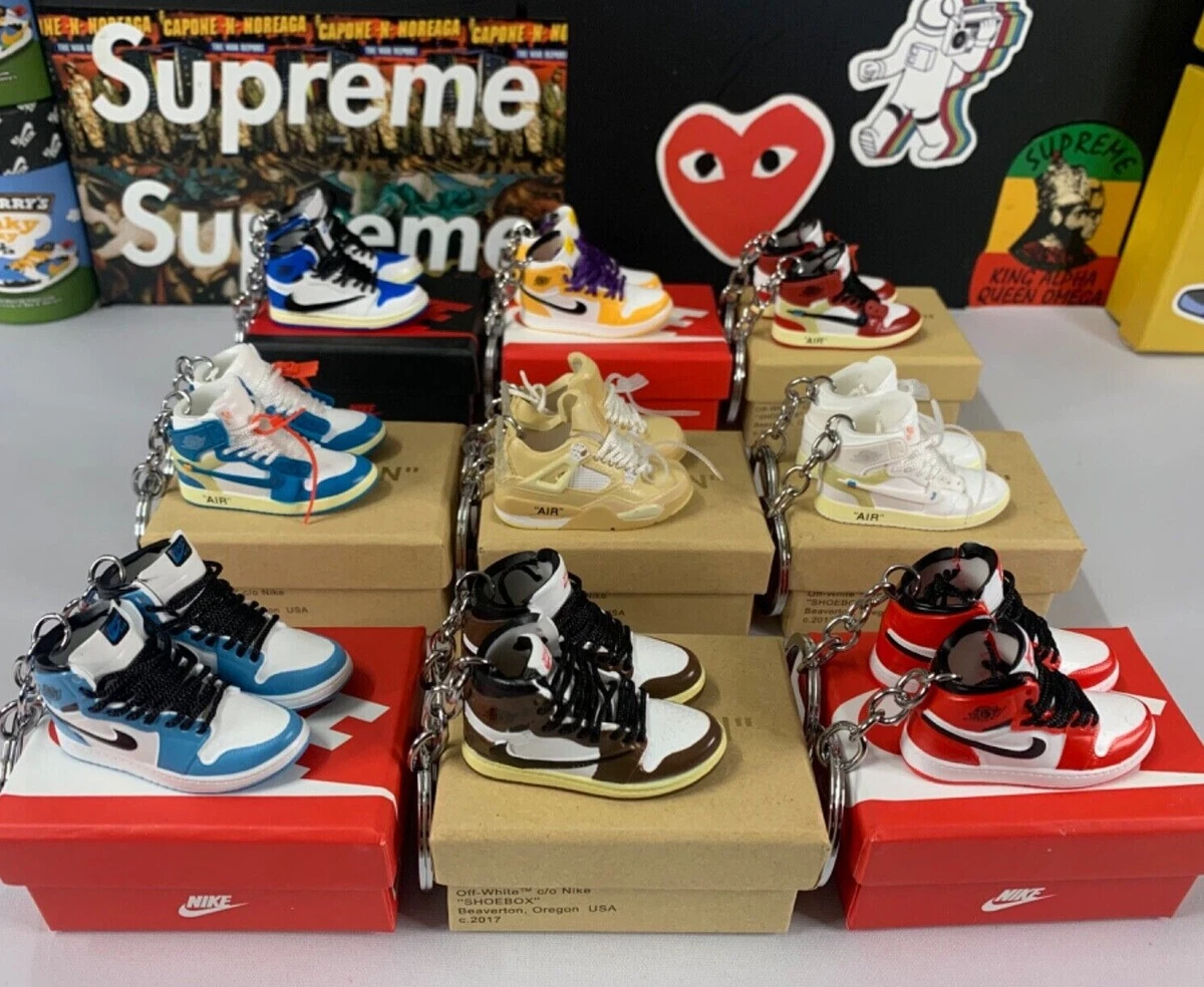 AJORDAN SHOES WITH SUPREME TAG KEYCHAIN / KEYRING / KEYHOLDER BAG