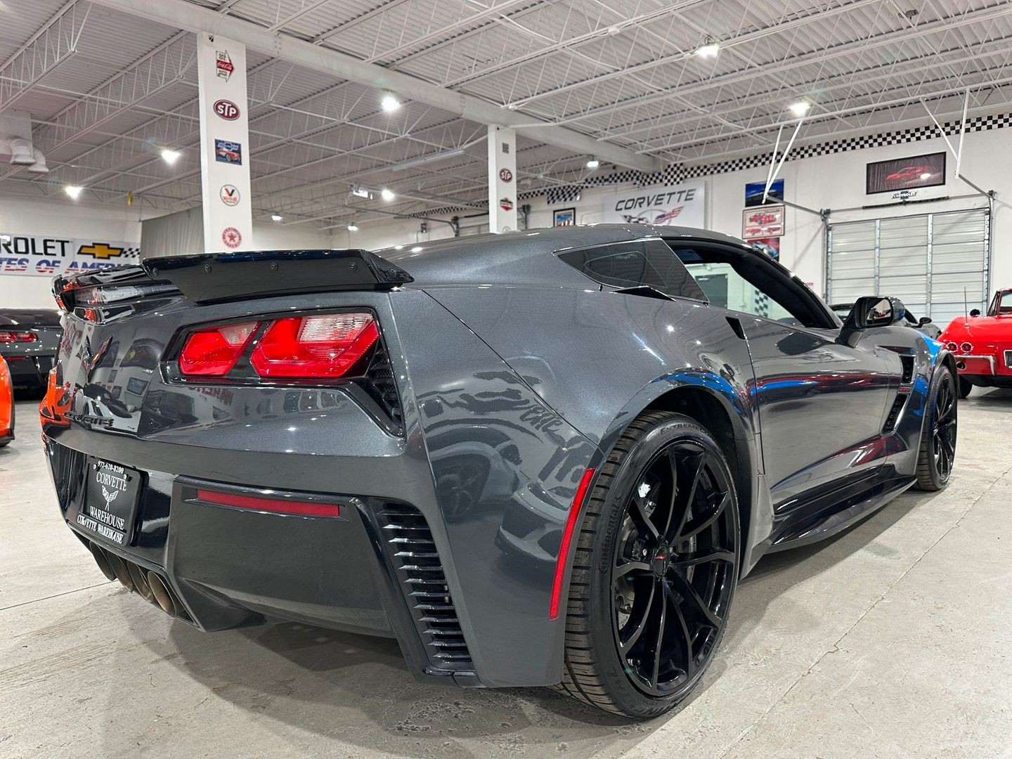 2017 [G7Q] Watkins Glen Gray Metallic Chevrolet Corvette   | C7 Corvette Photo 4