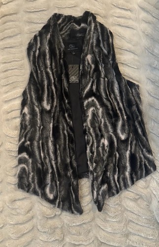 Tart Collections Luxury Plush Faux Fur Vest (Brand New with Tags) Size Medium