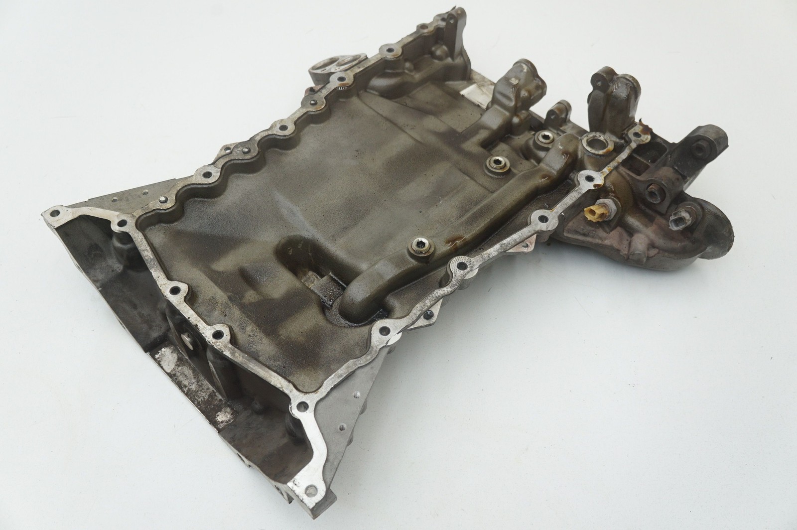 Engine Oil Sump Upper Pan OEM 6G33-6706-AD Aston Martin V8 Vantage 2008 *Note*