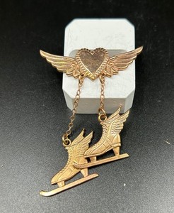 Ancienne Insigne de Boutonnière Patinage Artistique Enamel Ice Skating