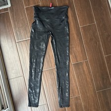 Spanx Women  s Faux Leather Camo Leggings Black, Size M EUC