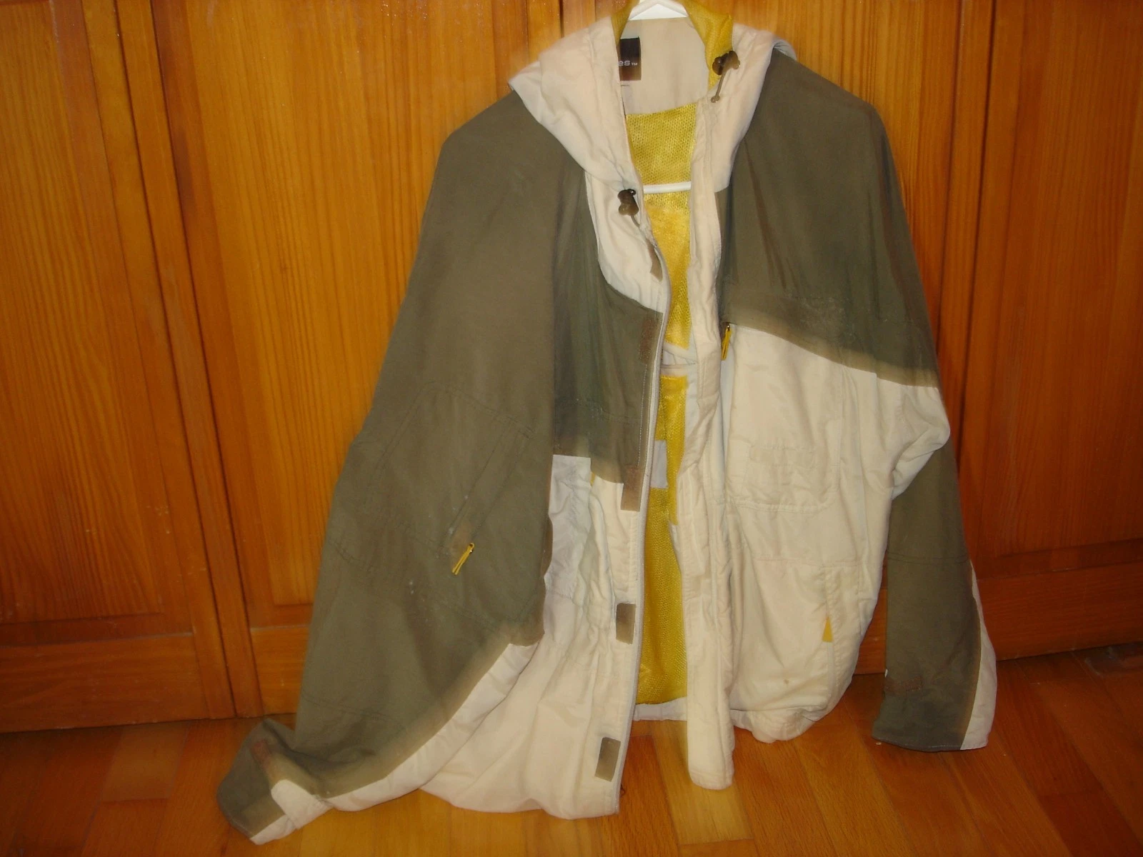 Mens no boundaries Light Weight hooded 70% cotton, 30% Nylon jacket Large