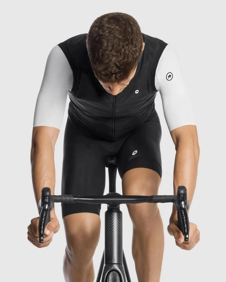 Assos Men's MILLE GT Wind Vest C2 Lightweight Wind-Rain Vest Black Size S - Image 3 of 4