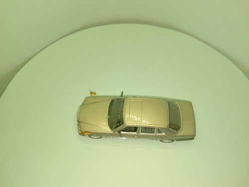 MERCEDES 500 SEL '85 + FIGURA H. KOHL 1/43 MINICHAMPS 039300 (1833) - Imagen 5 de 15