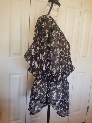 Express Top Medium Black Sheer Floral Blouse ShSlvs Elastic Waist Ruffle EUC - Picture 4 of 13