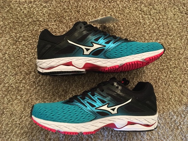 mizuno women's wave shadow