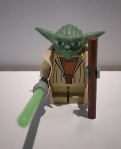 Lego Star Wars Clone Wars Yoda + mit Custom Cape & Glow & Dark Lightsabre