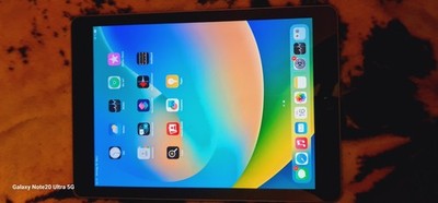iPad 5. Generation 32GB WiFi Schwarz 9.7 Zoll