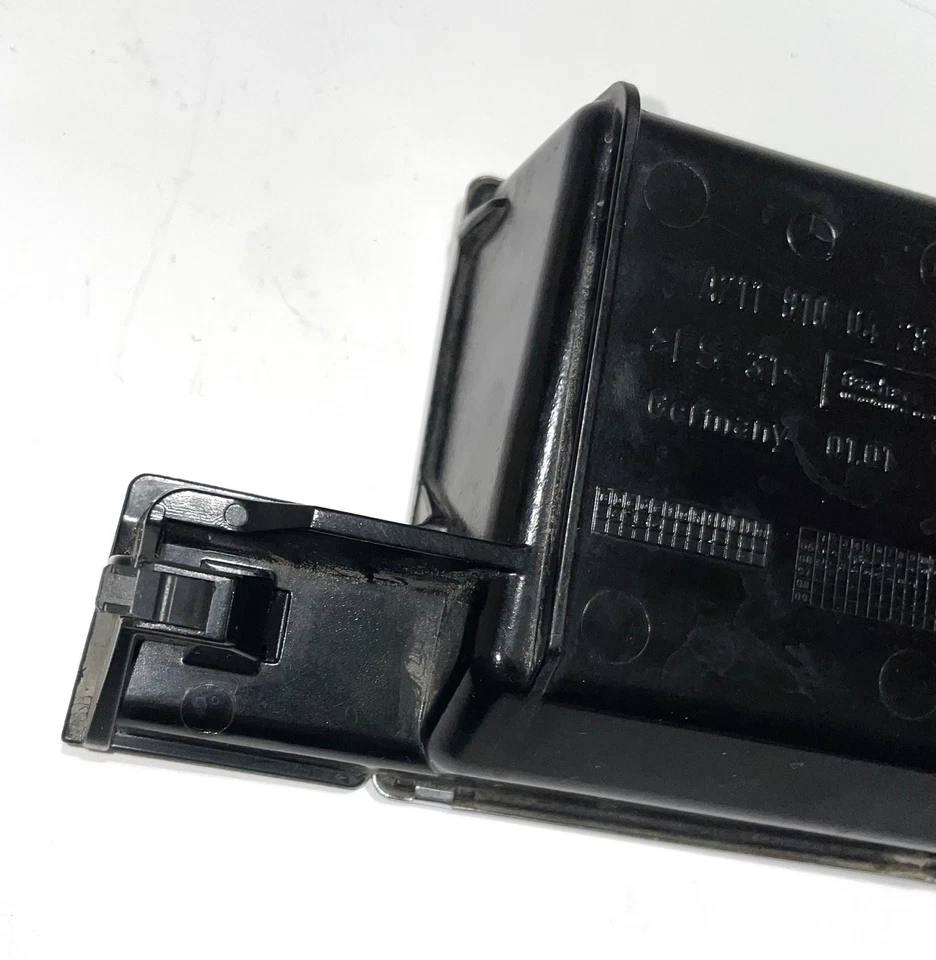 Bandeja de cenizas de almacenamiento central delantero OEM Mercedes Benz E350 E500 E550 W211 2005-2009 Foto 4 de 4