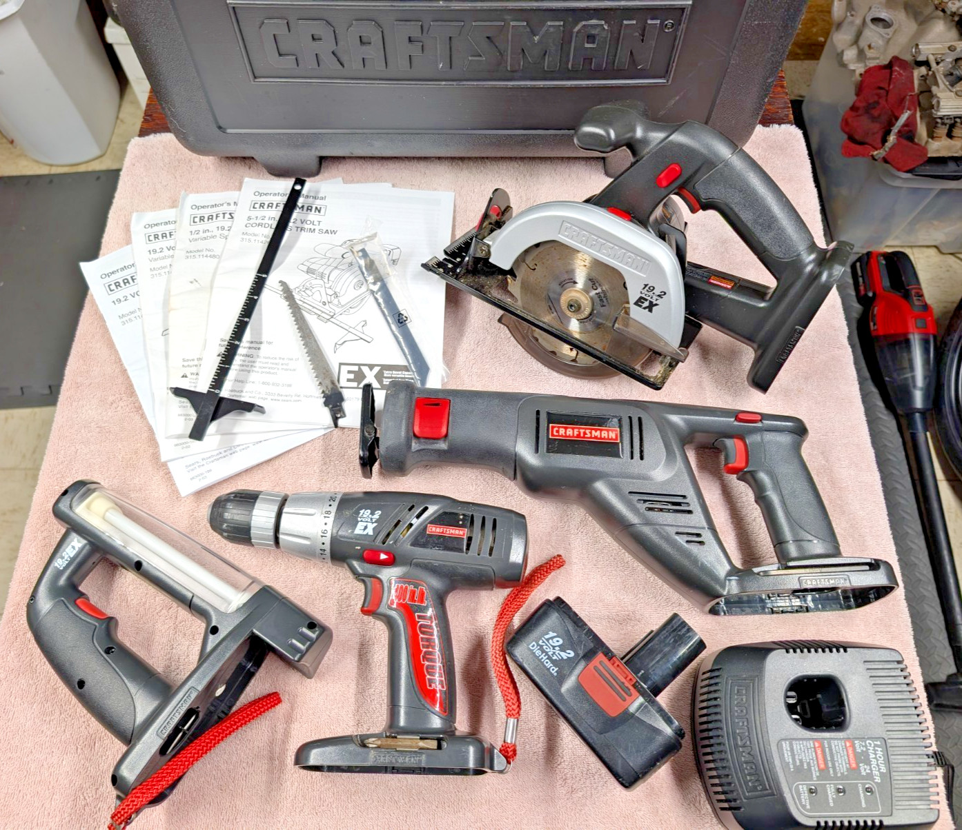 Video Craftsman 19.2V Tool Kit Set Drill Circular Saw Light Manuals Battery Bits