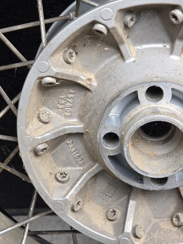 2002 1997-2004 BMW R1200C Rear Rim Wheel 170/80-15 M/C, 1.75 Wheel Width - Image 3 of 4