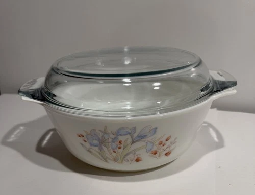 Vtg  Pyrex England Blue Iris Casserole 2 Qt Baking Dish Bowl 8.5 Inches With Lid