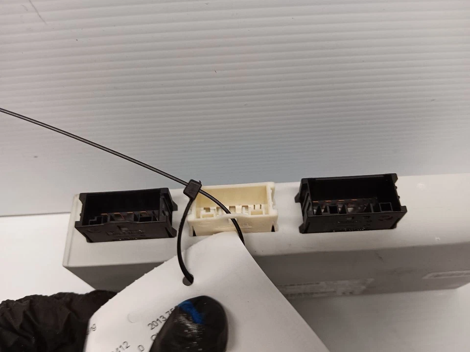 2011-2016 BMW F10 528i 535i 550i Tailgate Trunk Lid Lift Control Module Unit OEM - Image 4 of 4