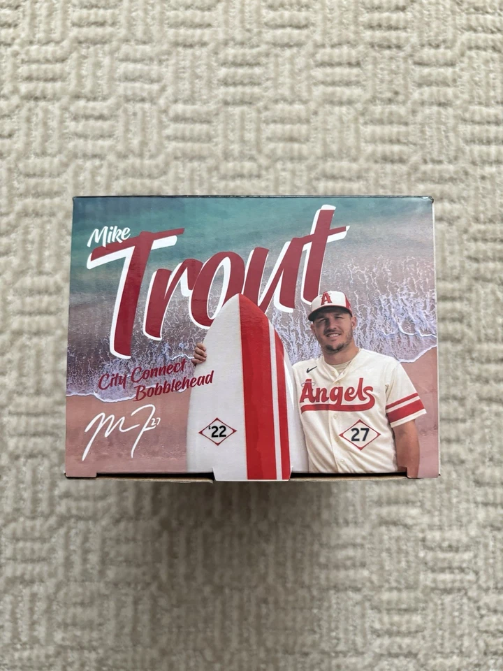 Nuevo en caja Mike Trout City Connect Bobblehead Sorteo oficial del estadio Foto 4 de 4