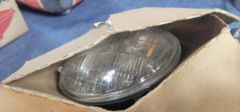 Wagner 5001 Sealed Beam Halogen Headlight Headlamp Bulb NOS BLUE TIP CORVETTE - Image 2 of 4