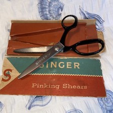 Vintage SINGER Pinking Shears model C817 in box Made in Brazil Quality