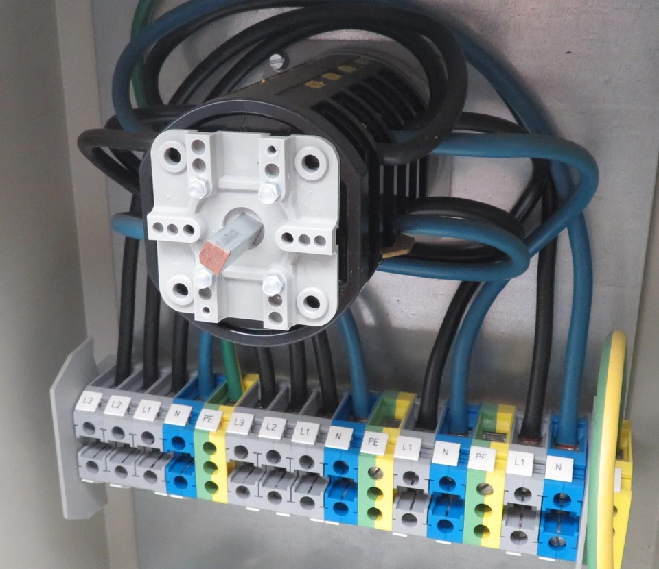Bypass-Schalter Handumgehung für USV-Geräte 100A 22kW 400V Bypass Switch for UPS - Bild 4 von 4
