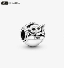 Pandora Star Wars Grogu & Krippe Charm Silber