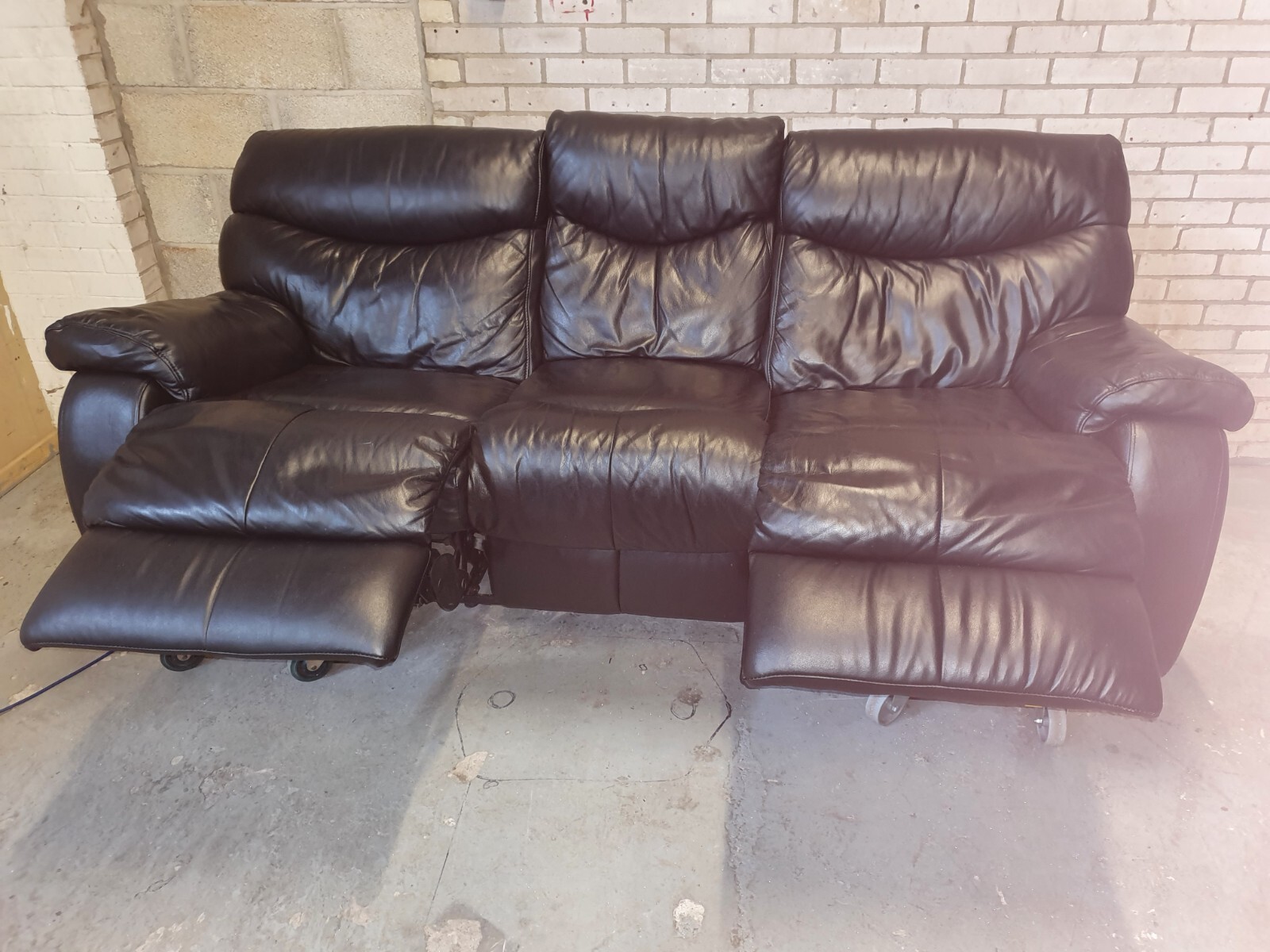 LAZBOY 3 SEATER + 2 SEATER ELECTRIC POWER RECLINER BLACK LEATHER