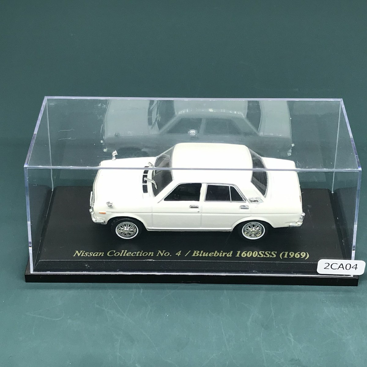 Mini Car Nissan Bluebird 1600 SSS 1969 1/43 Scale Box