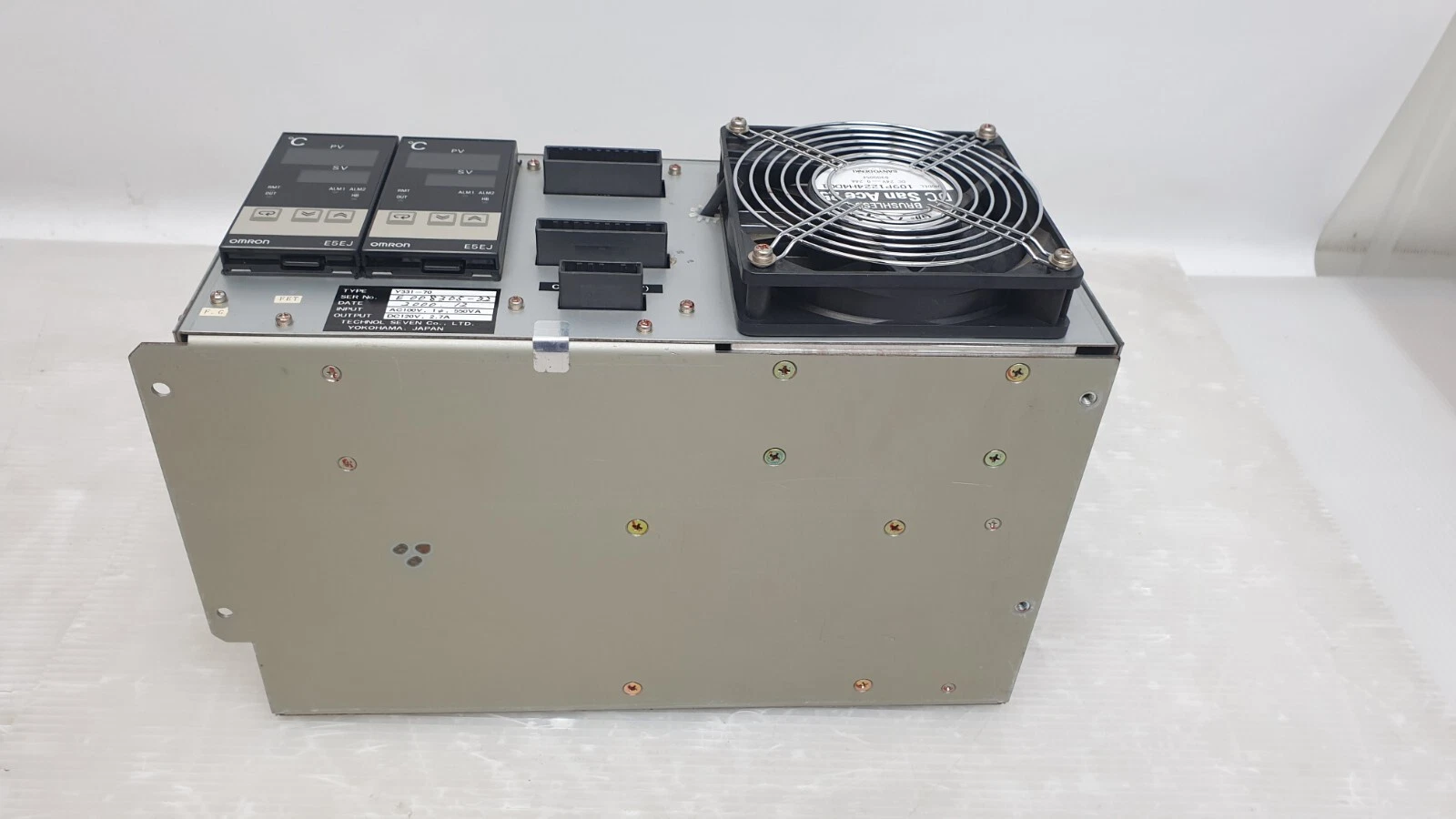 Y331-70 from the base plate side, showing front panel above