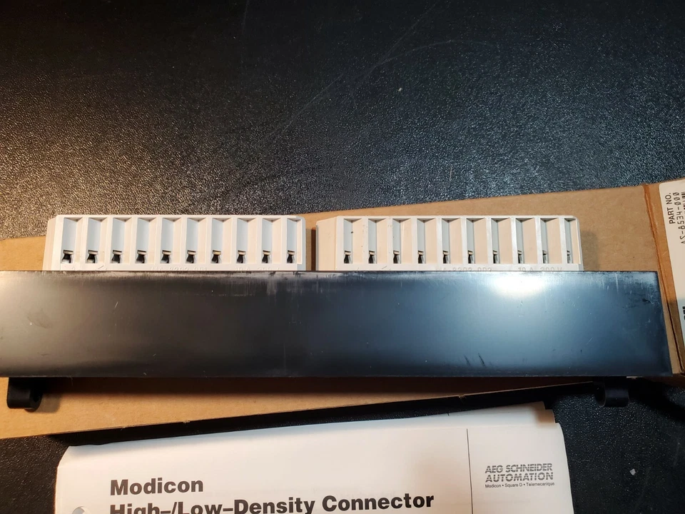 New Modicon AS-8534-000 20pin 800 series low denisty connector - Image 3 of 4